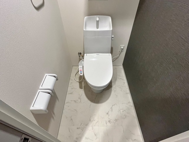 地下鉄鶴舞線 大須観音駅 徒歩1分 10階建 築4年のトイレ写真