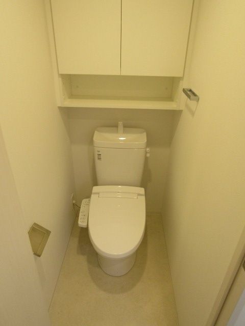 ＪＲ山手線 大崎駅 徒歩9分 5階建 築7年のトイレ写真