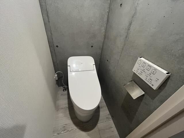 東急田園都市線 池尻大橋駅 徒歩1分 5階建 築6年のトイレ写真