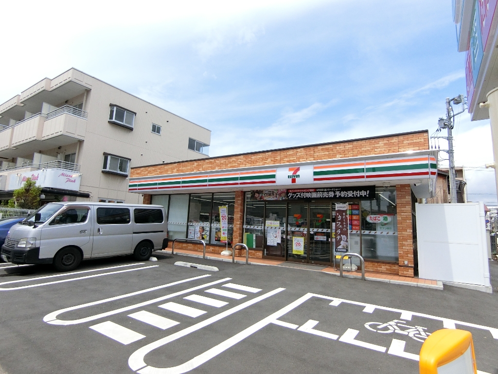 コンビニ　セブンイレブン湊新田2丁目店（コンビニ）まで222m