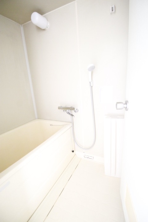 バス・シャワールーム　※他部屋参考写真
