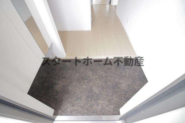 ＪＲ高徳線 徳島駅 バス乗車時間：28分 最寄りバス停で下車 徒歩15分 3階建 築11年の玄関写真
