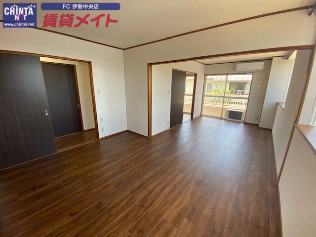 桜マンションの居間写真