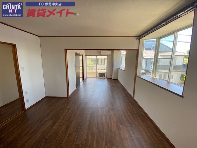 桜マンションの居間写真