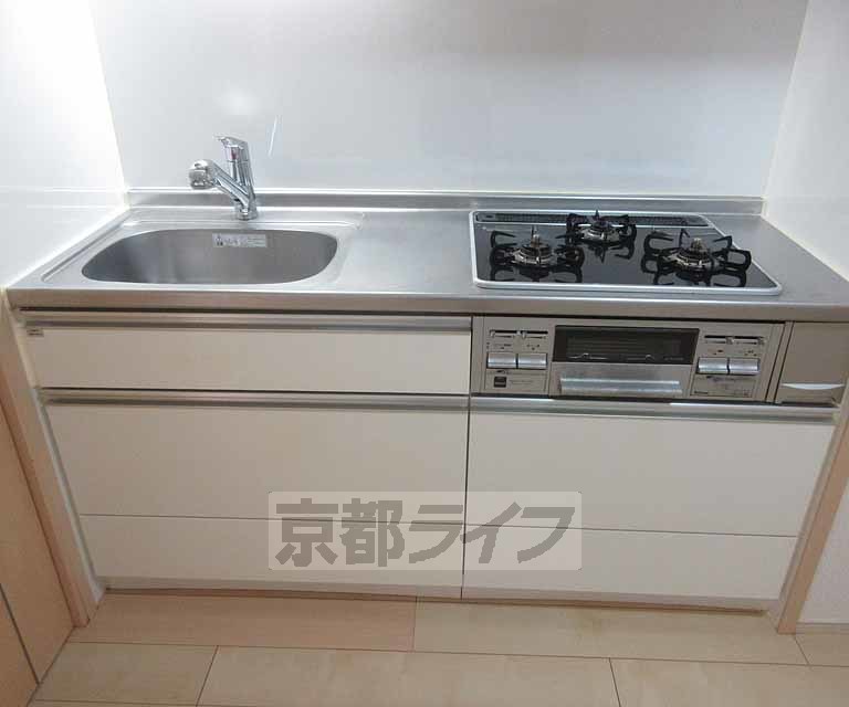 京阪京津線 上栄町駅 徒歩6分 4階建 築12年のキッチン写真