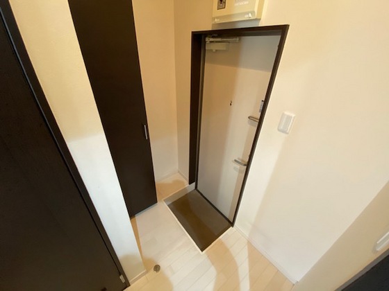 玄関　※別部屋の写真です