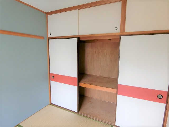収納　写真は同建物の別部屋を参考に掲載しております。