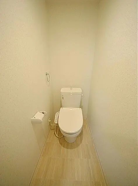 京阪本線 土居駅 徒歩1分 3階建 築9年のトイレ写真