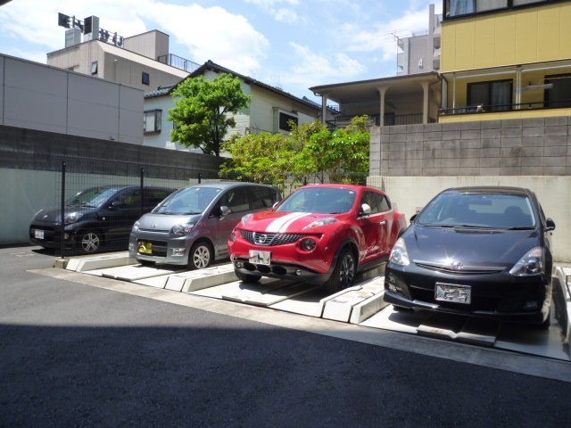 駐車場　★駐車場★（空き状況・使用料等詳細はご確認下さい）