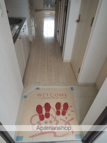 地下鉄中央線 九条駅 徒歩13分 11階建 築20年の玄関写真