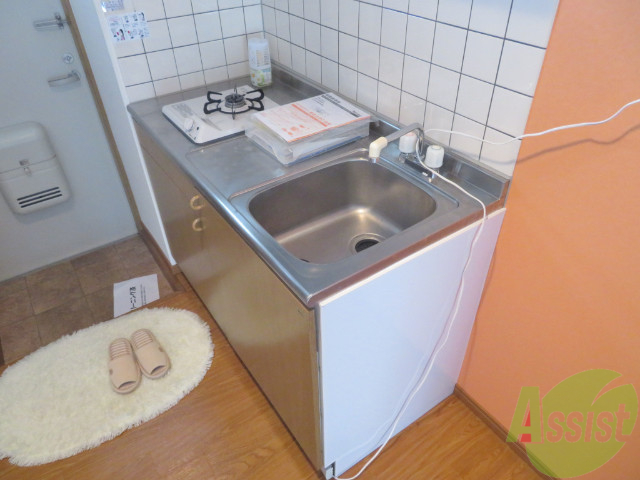キッチン　こちらキッチンの撮影を致しました。一人暮らしに最適ですね。