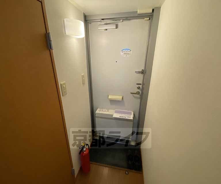 レオパレスイン京都の玄関写真