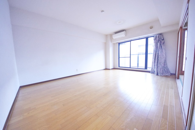 居室・リビング　～広くて明るいお部屋ですっ～
