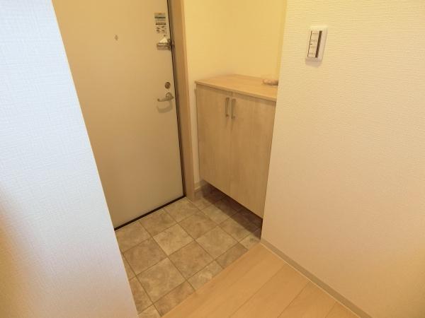 近鉄南大阪線 藤井寺駅 徒歩12分 3階建 築2年の玄関写真