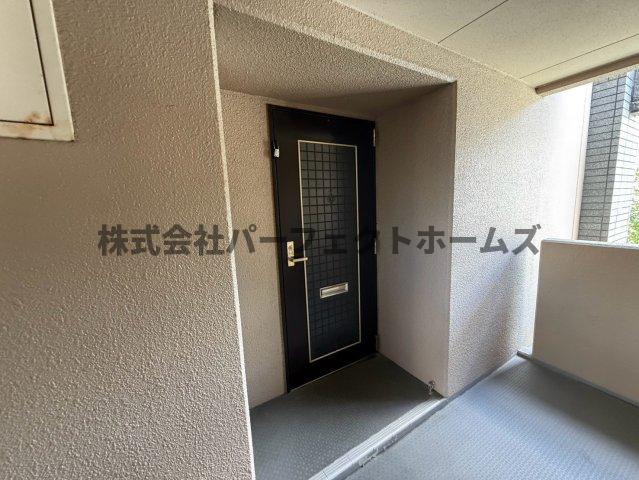 玄関　玄関扉です