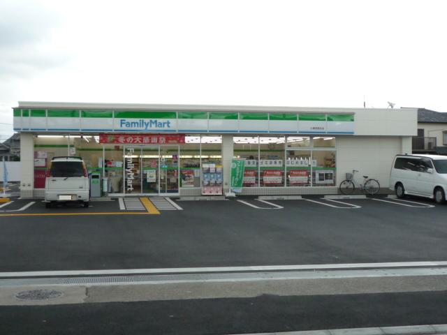 コンビニ　ファミリーマート小浦忠岡北店（コンビニ）まで761m