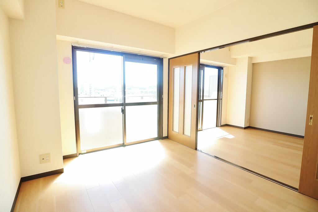 その他部屋・スペース　リビング横の洋室６帖