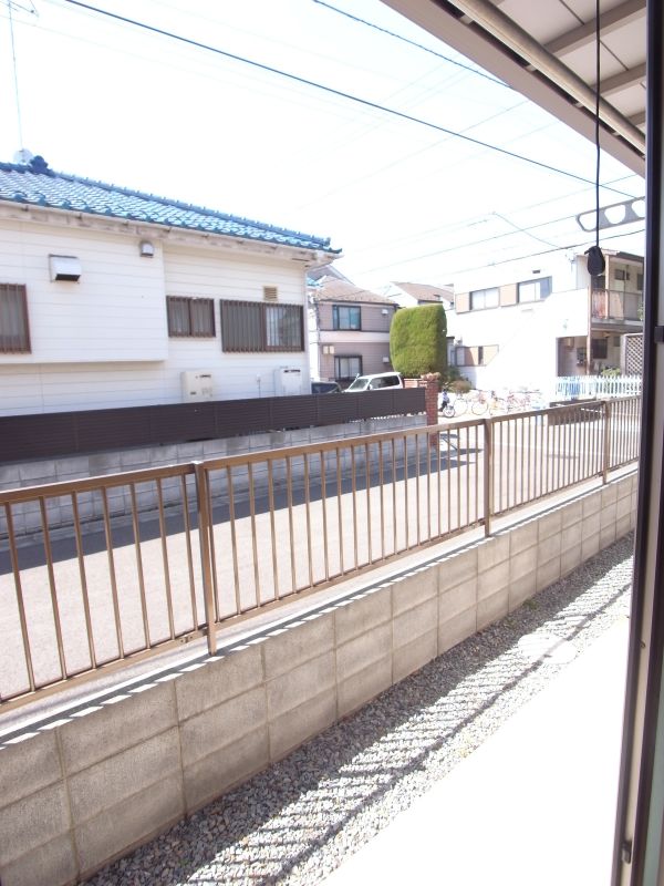 バルコニー　南西向きの明るいテラス