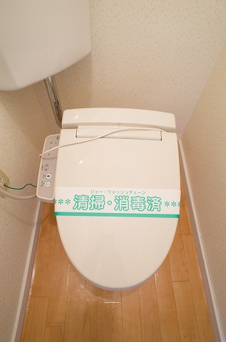 トイレ　シャワートイレ付