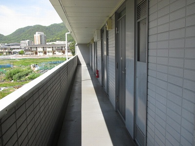 エントランス　駐車場