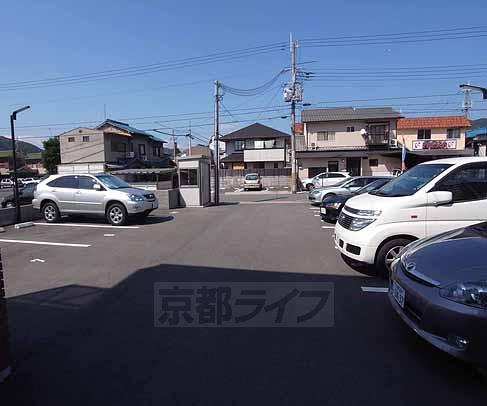 【レオパレス今屋敷の駐車場】