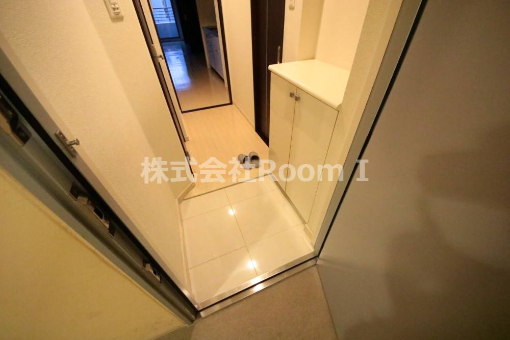 玄関　きれいな玄関です （反転タイプ）