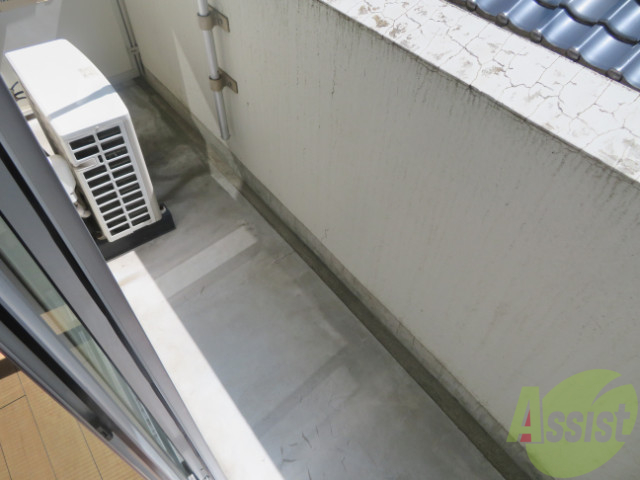 バルコニー　バルコニーは幅があり、広い印象を受けました。