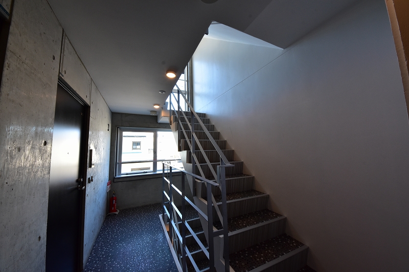 地下鉄南北線 平岸駅 徒歩7分 4階建 築14年の外観写真