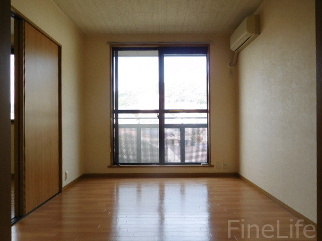 居室・リビング　明るいお部屋です