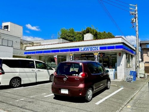 コンビニ　ローソン 静岡西草深町店（コンビニ）まで121m