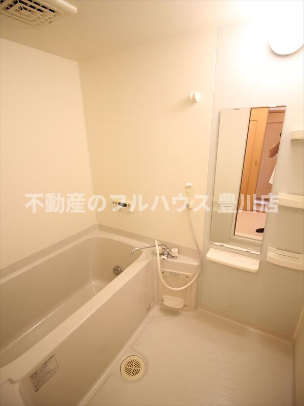 バス・シャワールーム　写真は別室・同型タイプ