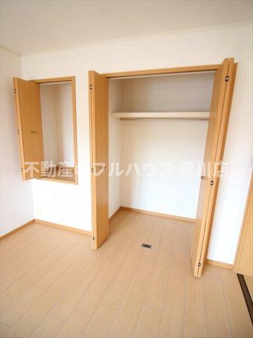 収納　写真は別室・同型タイプ