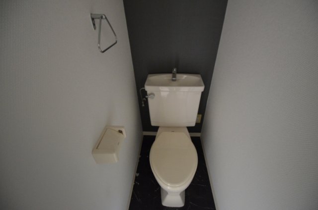 トイレ　清潔感のあるお手洗いです♪
