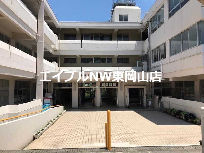 【ビュウ・エステートＡの小学校】