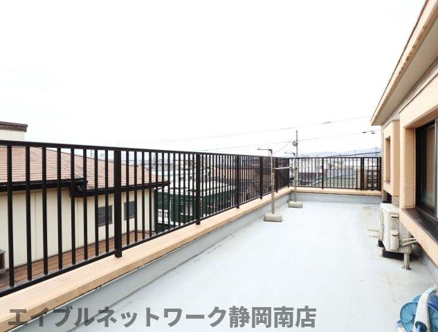 【静岡市駿河区登呂のマンションのバルコニー】