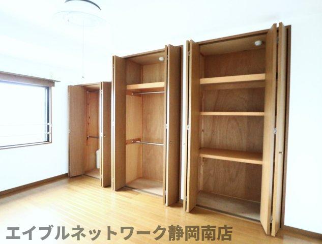 【静岡市駿河区登呂のマンションの収納】