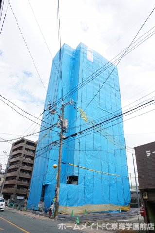 熊本市中央区黒髪のマンションの建物外観