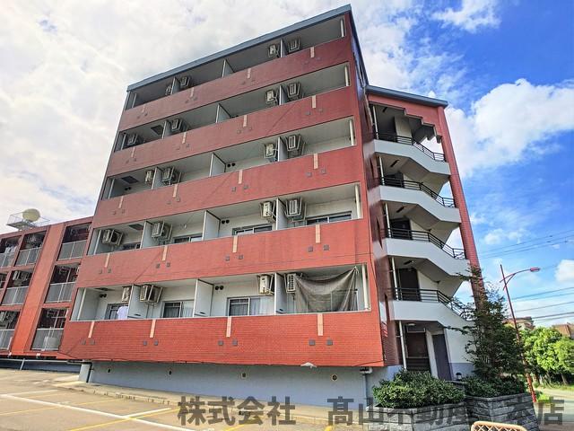 宗像市石丸のマンションの建物外観