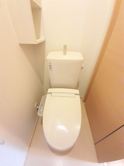 【津山市二宮のアパートのトイレ】