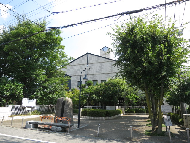 【アダージョ富田の図書館】