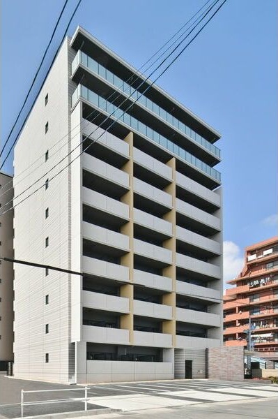 名古屋市昭和区藤成通のマンションの建物外観