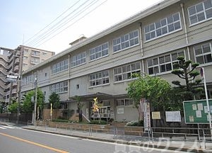 【大阪市東淀川区小松のマンションの小学校】