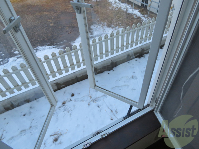 バルコニー　晴れの日はこちらから外に洗濯物が干せますよー