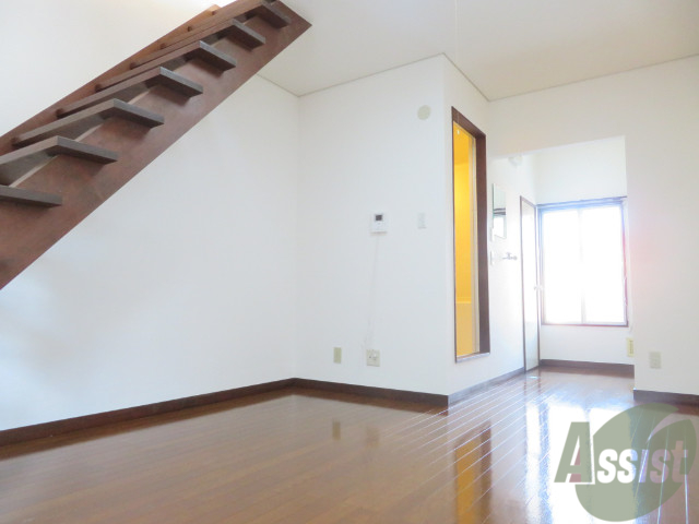 居室・リビング　こちらが９．３帖のリビングになりますねー。