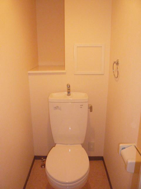 トイレ　清潔感のあるトイレです