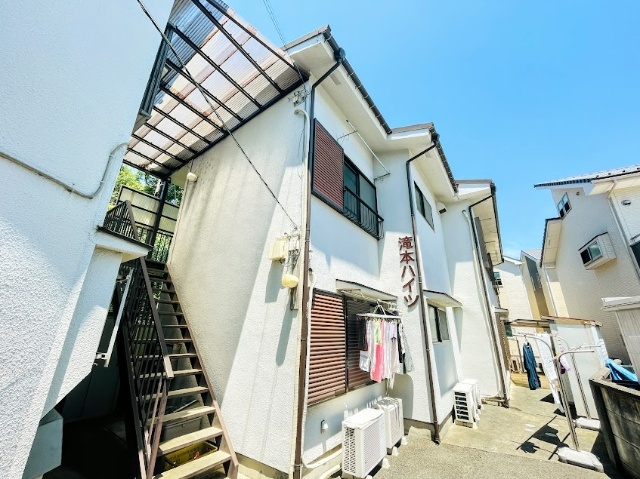 建物外観　閑静な住宅街の立地