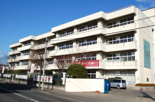 【フレンドリー富田の小学校】