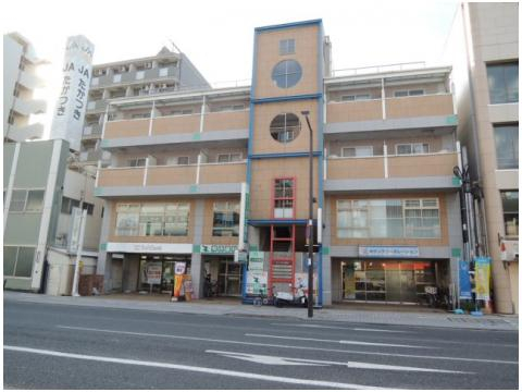 サージュビル本館の建物外観