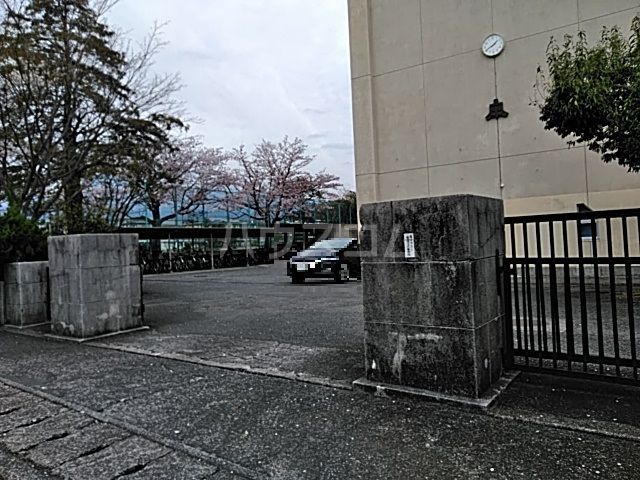 中学校　富士宮市立富士宮第一中学校（中学校）まで1598m