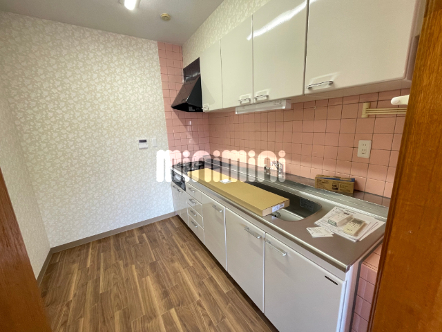 キッチン　物を沢山収納したい方必見♪